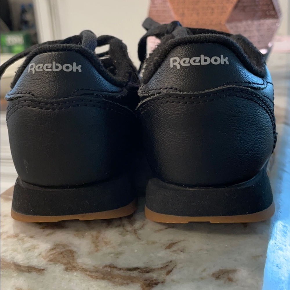 Reebok Classics - Picture 4 of 4
